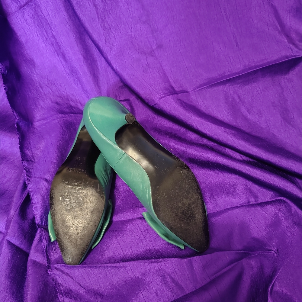 Connie Green Bow Flats - Picture 3 of 4